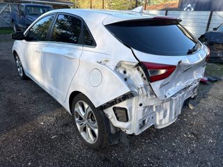 2014 Hyundai Elantra GT Base w/Blue - Exterior Rear Left Corner Image